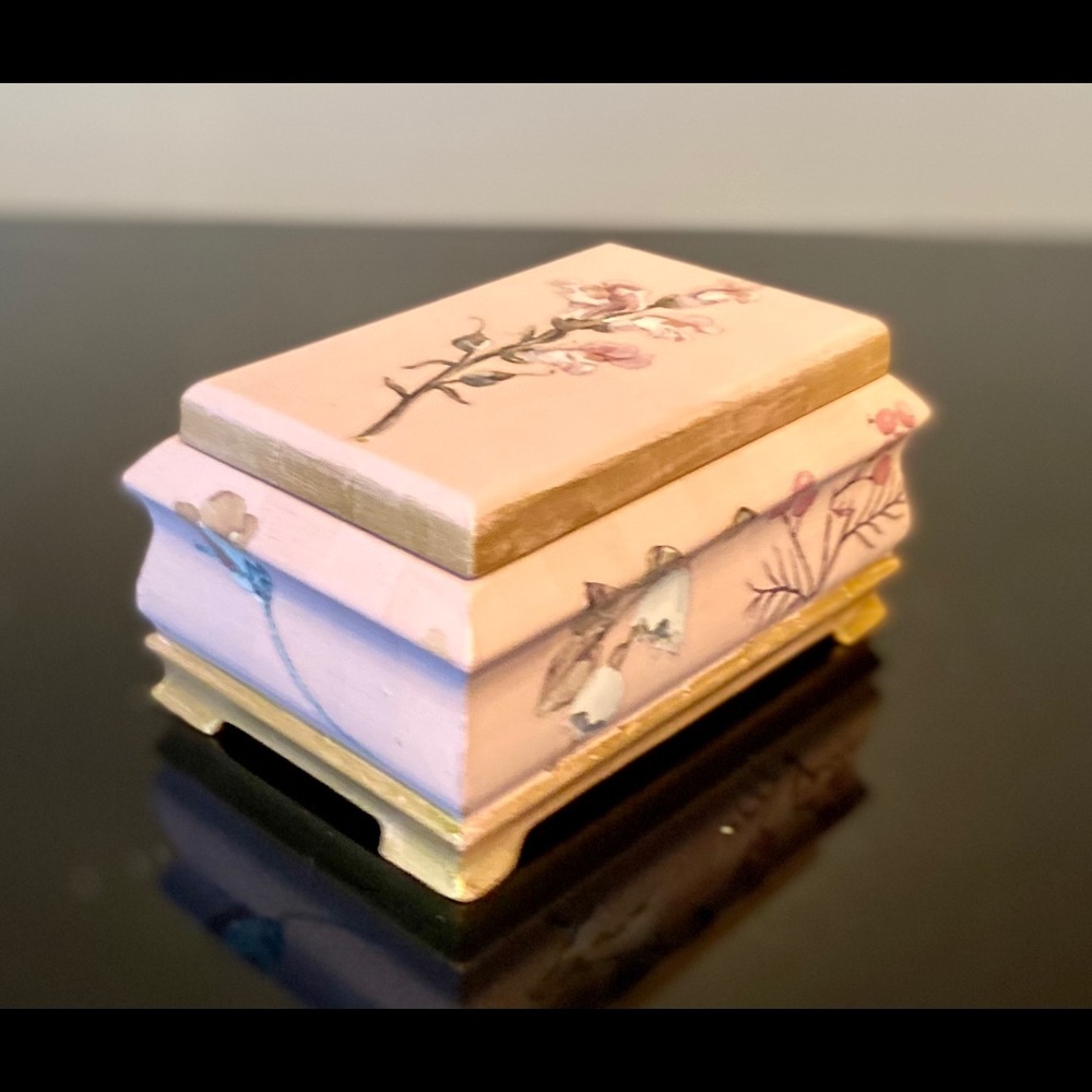 Hand painted vintage keepsake box, floral decor.